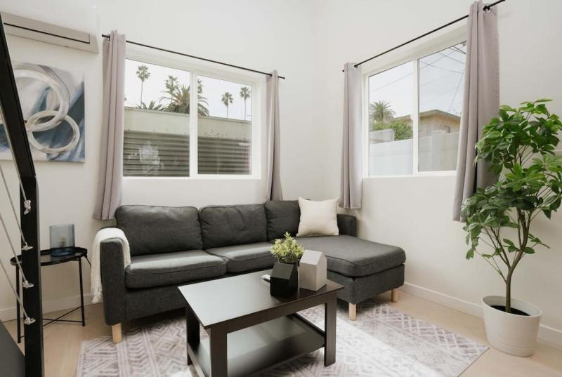 Cozy 2BR Condo near Beverly Hills and Culver City — комфортный отель в Лос-Анджелесе