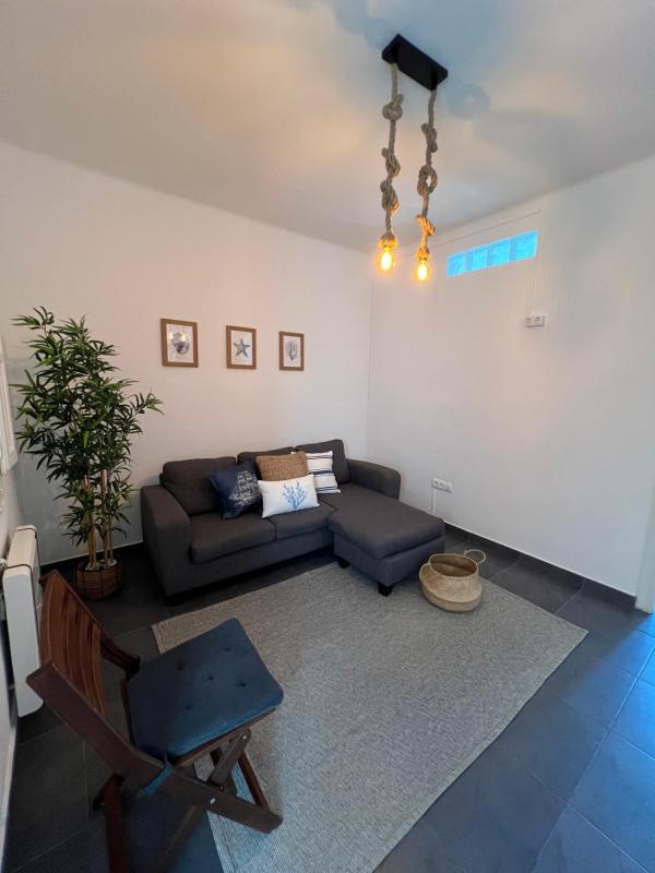 Apartments near Ramblas - Only for stays over 32 days — отель в Барселоне, Испания