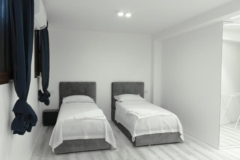 Attia Residence 4 WIFI - DUOMO — забронировать отель в Милане
