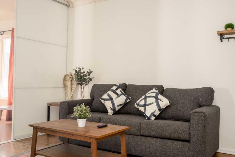 Comfortable 2BR unit in the heart of K-Town — комфортный отель в Лос-Анджелесе