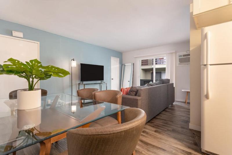 Homey Relaxed 2BR Home near Hollywood DTLA — отель в Лос-Анджелесе, Соединенные Штаты Америки