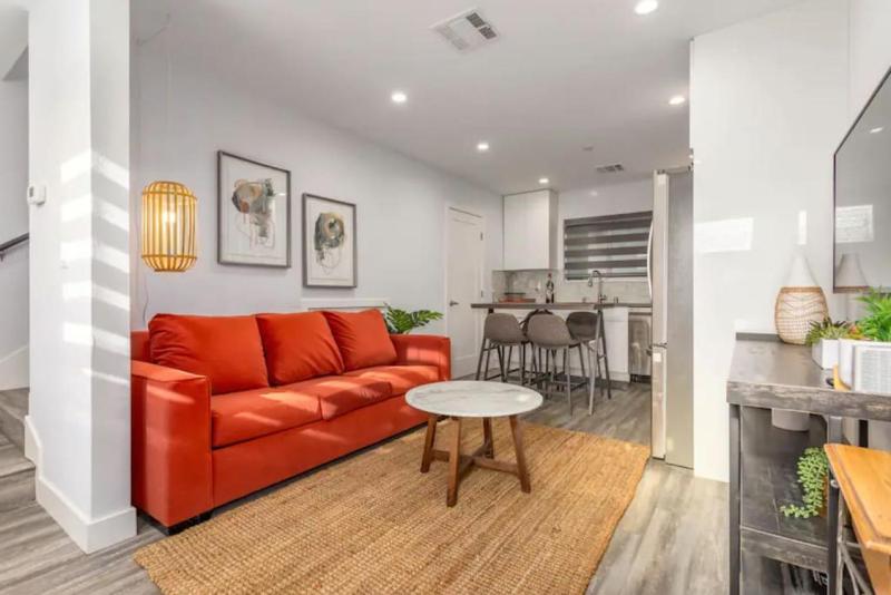 Wondrous Getaway Home in LA- Close to the Grove — отзывы гостей и цены