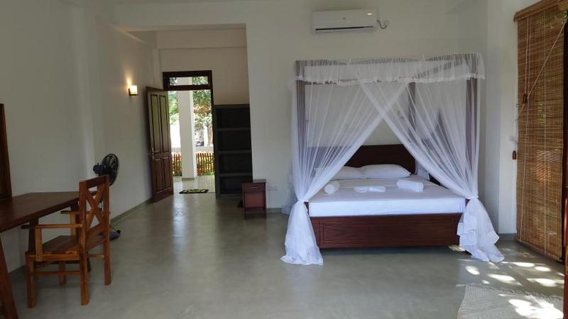 Цены на Cocosurf guest house BRAND NEW в Хиккадува