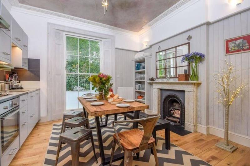 Spacious 4 bed, Central Camden — комфортный отель в Лондоне