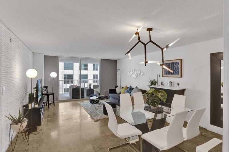 Superb Private unit Perfectly Located In Brickell — отель с удобным расположением в Майами