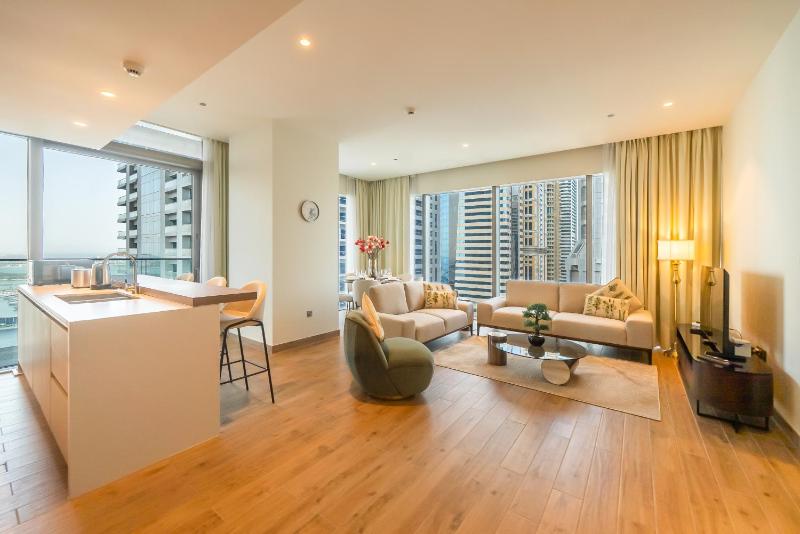 Luton Vacation Homes - Tranquil 2BR Haven in the Heart of Dubai Marina- 28AB04 — комфортный отель в Дубае