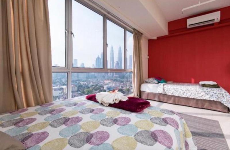 Nour Homestay KLCC View - SPACIOUS — отель с удобствами в Куала-Лумпуре