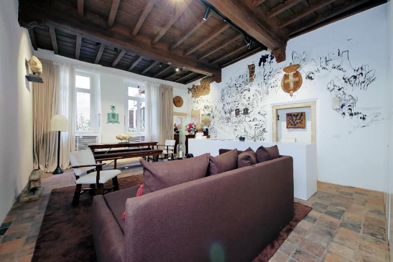 The Eclectic Home of Collector - Navona Square — забронировать отель в Риме