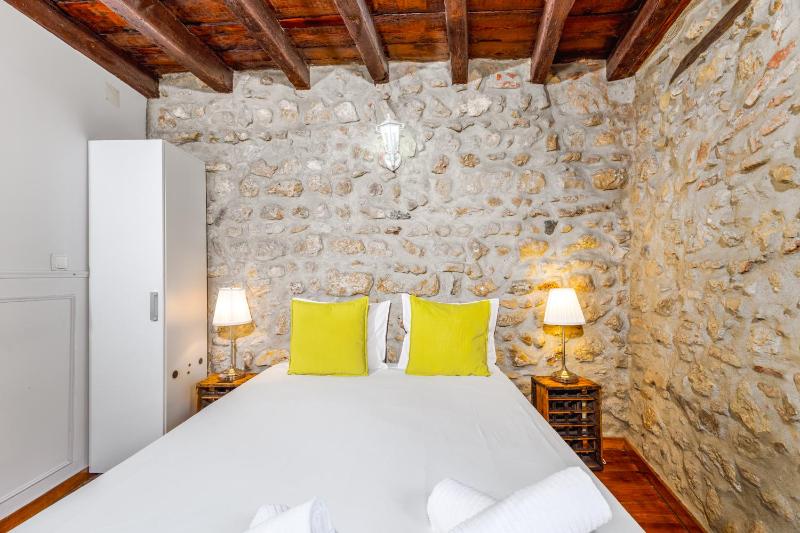 Medieval Apartament Alfama-Center — отель с удобным расположением в Лиссабоне