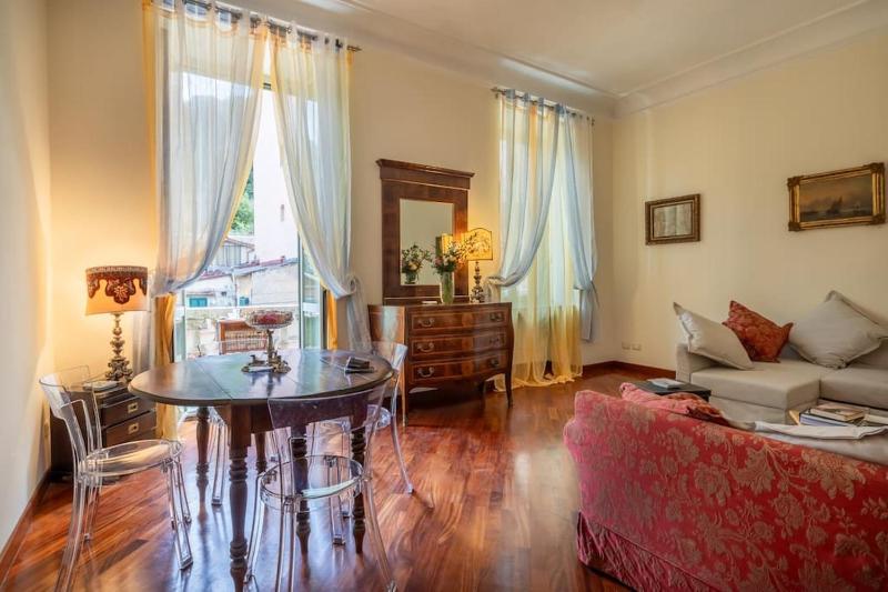 Antica Dimora Borghese di Nunur- piazza del popolo — отель с удобным расположением в Риме