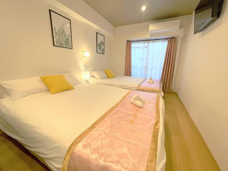 Цены на Good location, convenient transportation Nipponbashi Station 4 minutes Dotonbori 6 minutes Kuromon Market 8 minutes Double bed o1 в Осаке