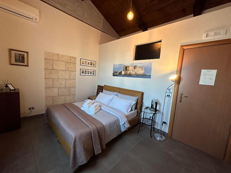 Mansarda Valu B&B — комфортный отель в Неаполе