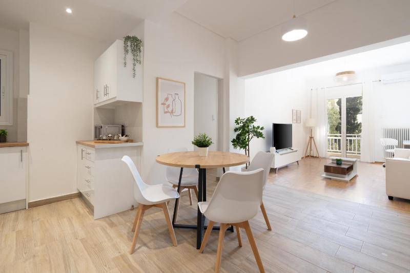 City Chic Apartment with Park View — отзывы гостей и цены