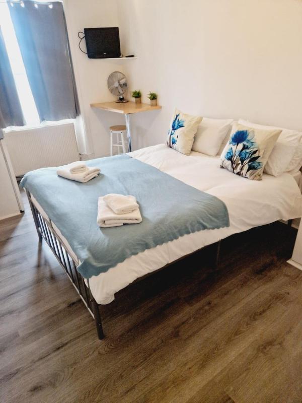 Bright Studio Top Floor Near Paddington F20 — отель в Лондоне, Соединенное Королевство