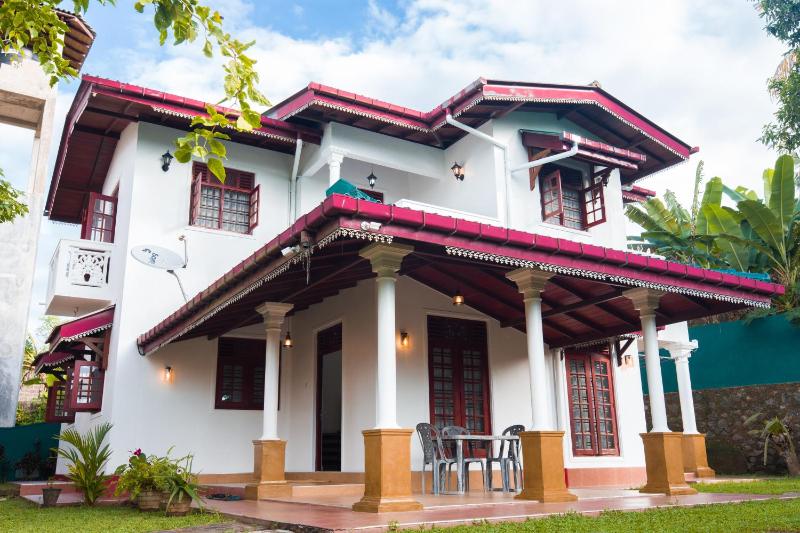 Villa LaLuna - Hikkaduwa — комфортный отель в Хиккадува