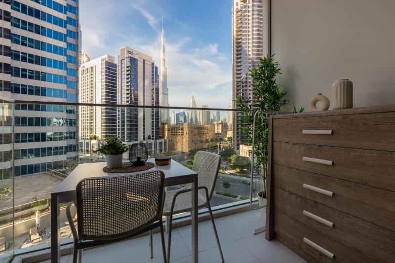 Цены на Maison Privee - Premium Studio with Burj Khalifa View в Дубае