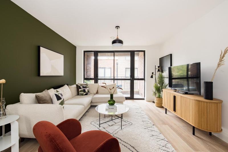 Цены на The Wembley Hideout - Stylish 2BDR Flat with Balcony в Лондоне