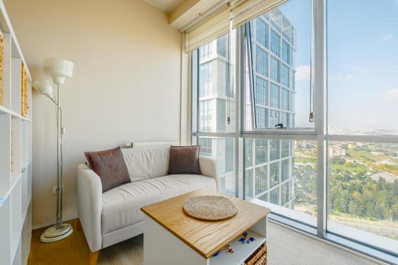 Modern Furnished Flat 10 min to Kucukcekmece Lake — отель с удобствами в Стамбуле