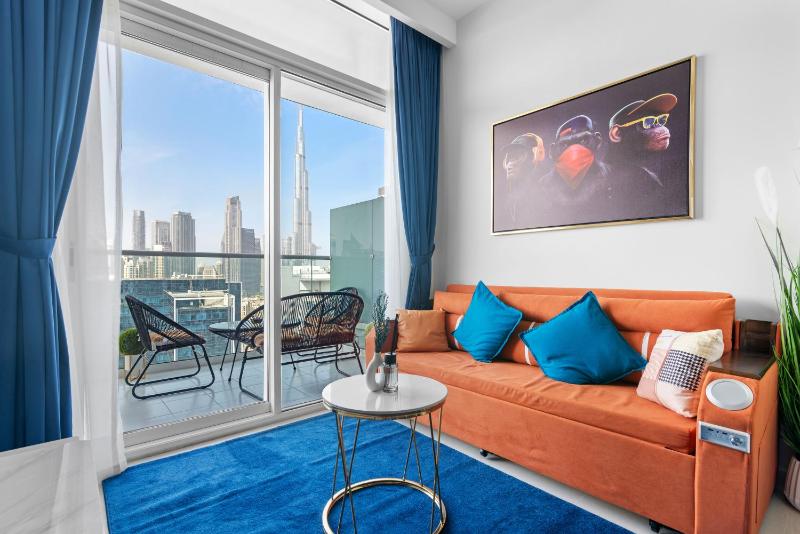 Full Burj Khalifa view LUXURY 1BR Apt. 5minutes from Dubai Mall with Pool/Gym/Free parking — комфортный отель в Дубае