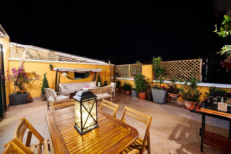 Terrace - meospiti Penthouse — отель с удобным расположением в Риме