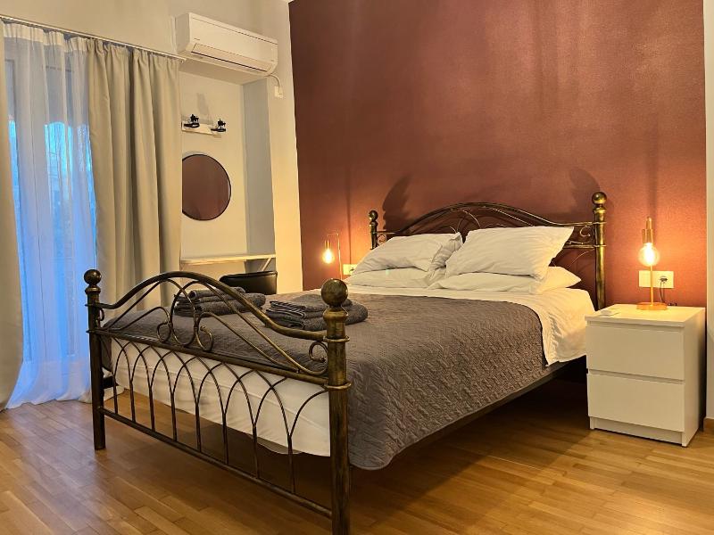 Deseo Apartments — забронировать отель в Афины