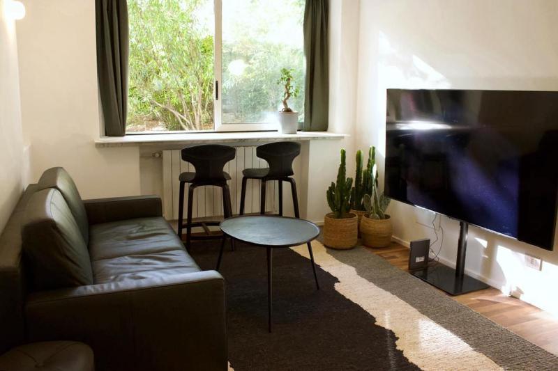 Apartment Broletto 5 Minutes from Duomo — комфортный отель в Милане