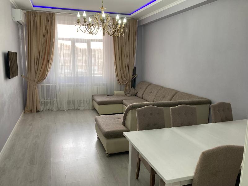 Green-Park 100m2, 3 rooms apartment 3h komnatnaa kvartira — отель с удобным расположением в Актау