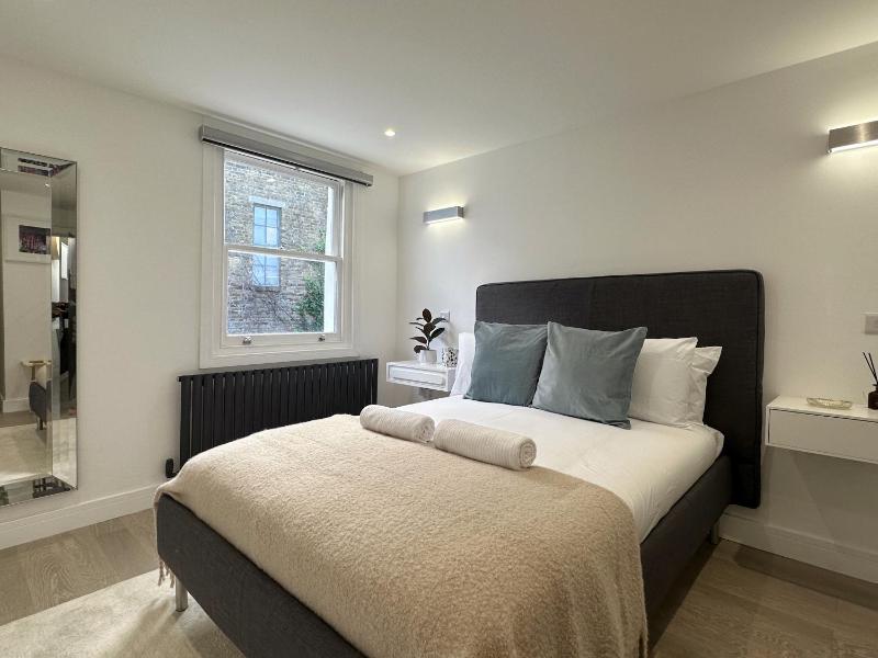 Nina's House in Notting Hill hosted by AirOperate — отель с удобным расположением в Лондоне