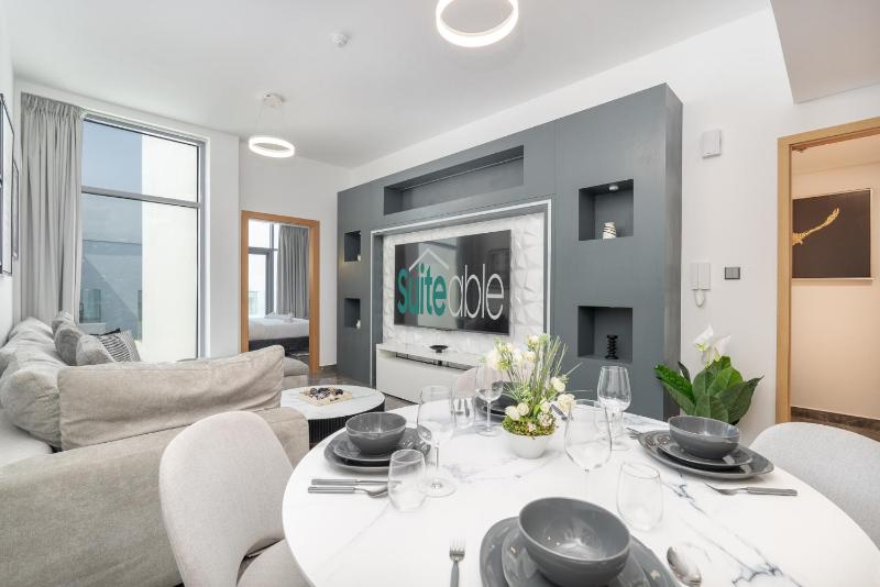 Modern Comfort in a Spacious Apartment - Suiteable — комфортный отель в Дубае