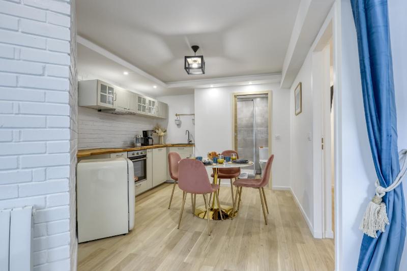 Stylish & New 1 Bdr Flat with A/C-Trendy Paris 11 — забронировать отель в Париже