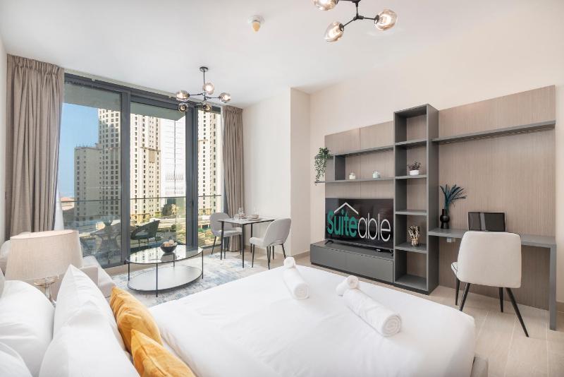 Dive into Luxury at LIV Residence - Suiteable — отель с удобствами в Дубае