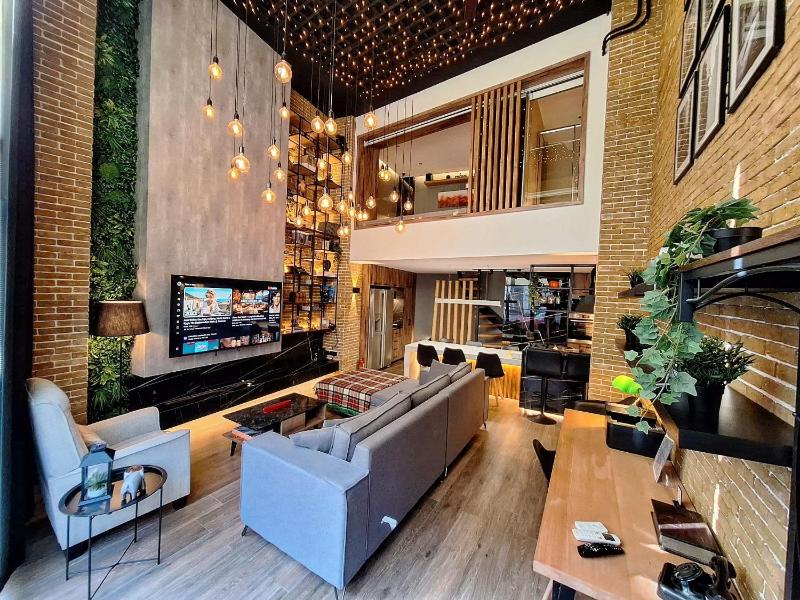 The Athens Loft with private gym and billiards — отель с удобствами в Афины