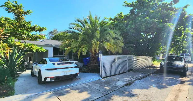 Цены на 4 BD Separate Guest House in Design District в Майами