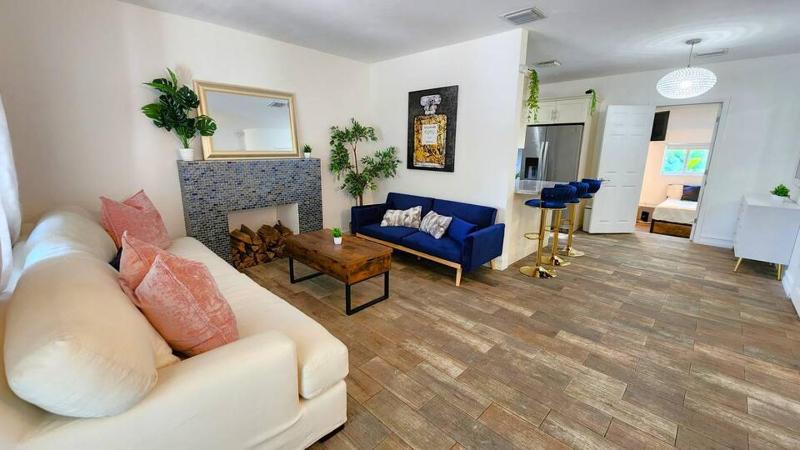 3 BD House in Design District! — забронировать отель в Майами