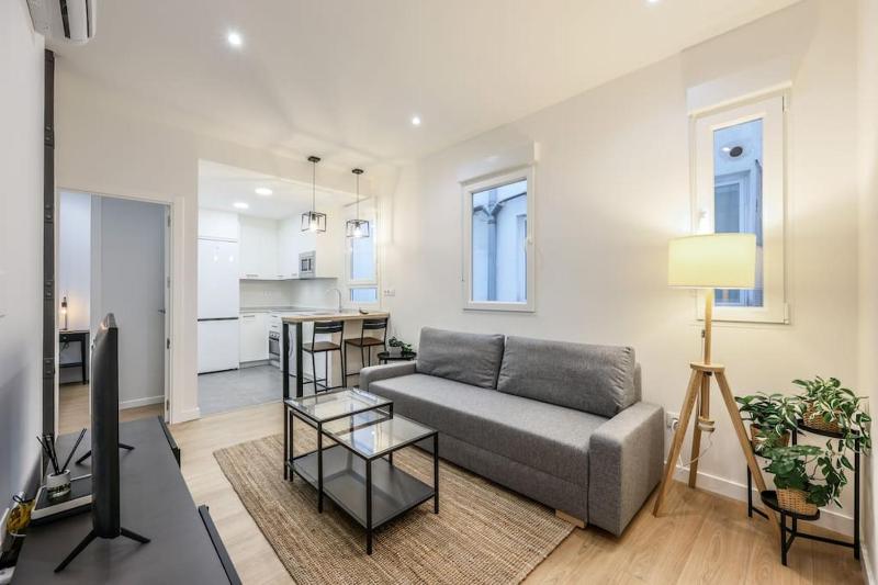 MyHouseSpain - Glamour y confort cerca del Retiro — комфортный отель в Мадриде