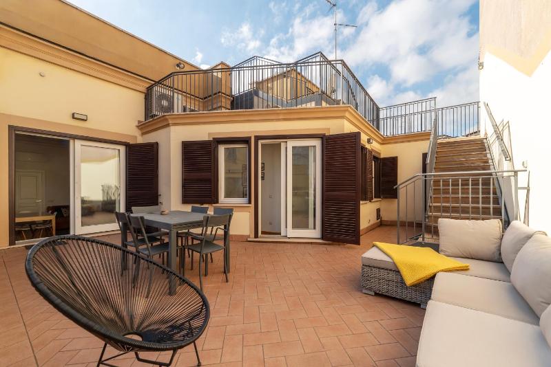 Roma Panoramica Luxury Apartment — отель с удобным расположением в Риме