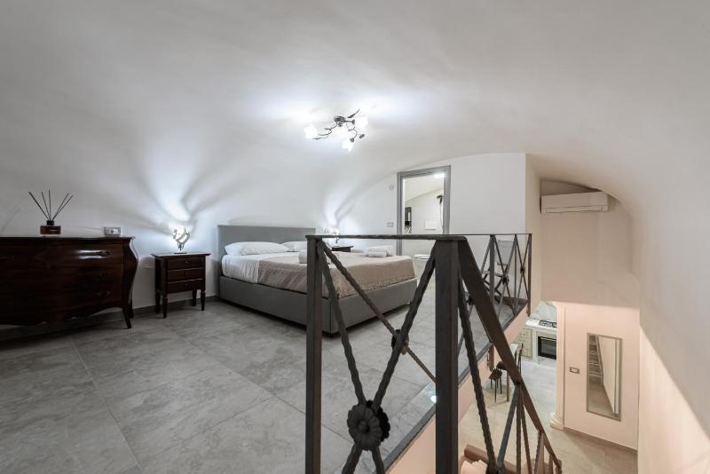 Цены на Stazione Centrale - Maison Pulcinella duplex в Неаполе
