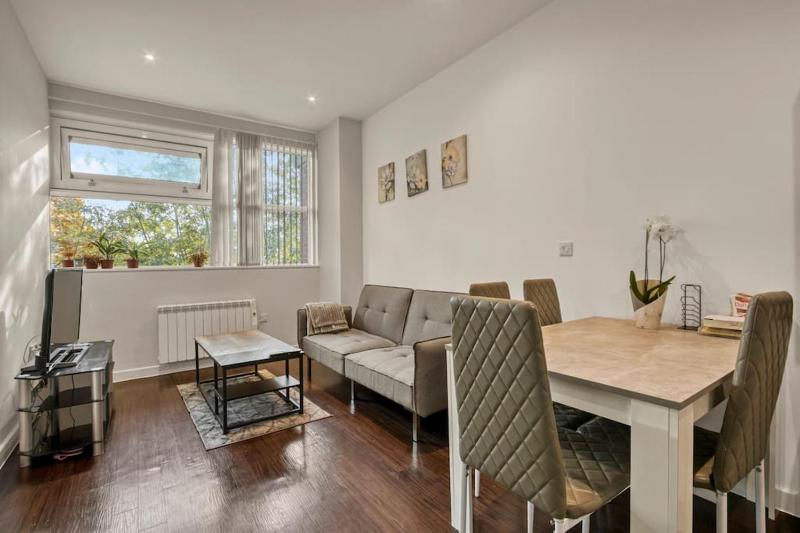 Chic 1 Bedroom Apartment — отель с удобным расположением в Лондоне