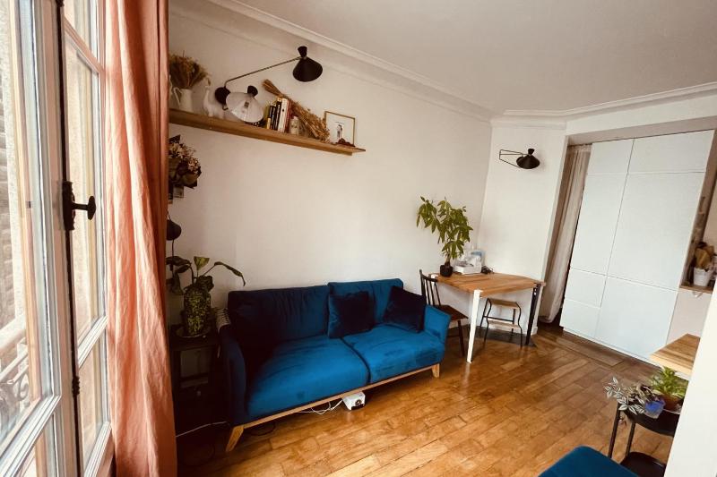 Love nest near Batignolles — комфортный отель в Париже