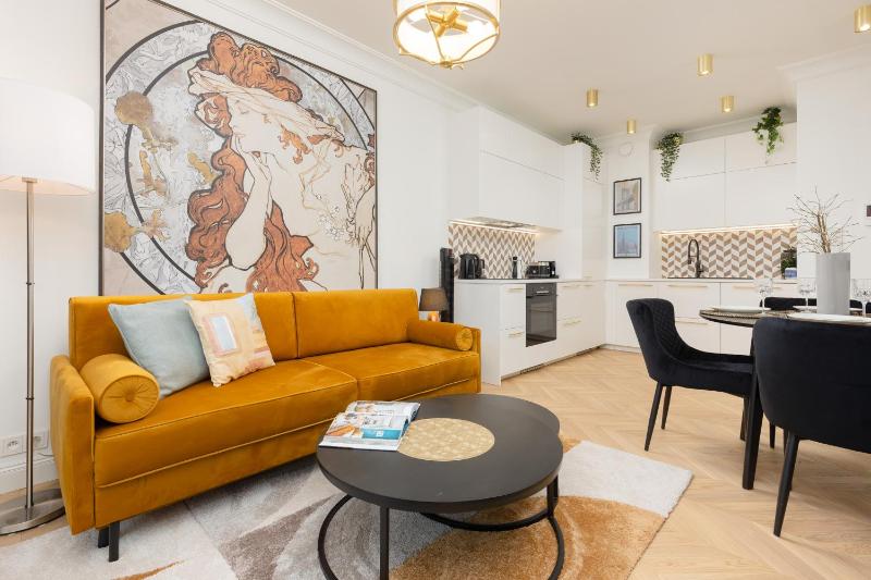 Цены на Mennica Residence LUX City Centre by Renters Prestige в Варшаве