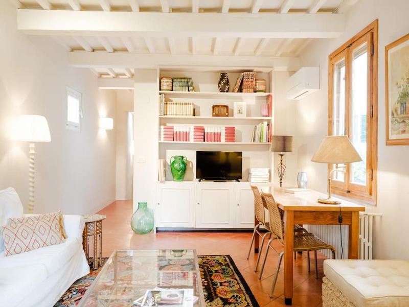 Casa Attilia - Green cozy corner on the city walls — забронировать отель в Флоренции
