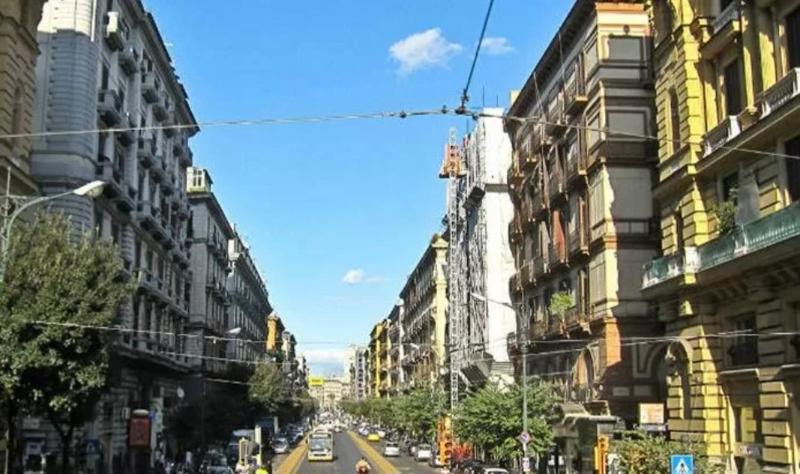 Casa Rodan Napoli Centro — отель с удобствами в Неаполе