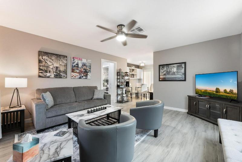 Vegas Nites near Strip & Stadium — отель в Лас Вегасе, Соединенные Штаты Америки