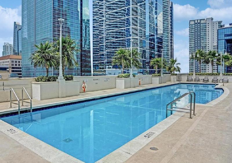 Upscale Apartment in the Heart of Brickell — отель с удобствами в Майами