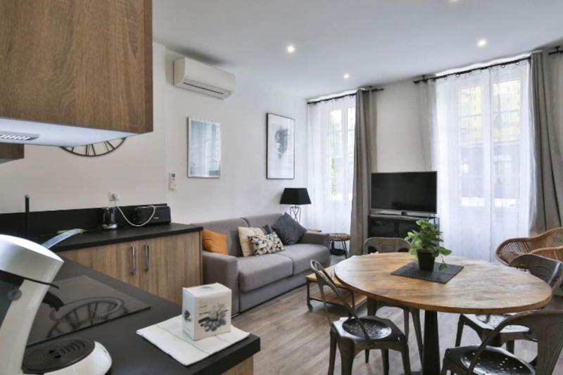 Цены на Appartement coeur du vieux Nice в Николь