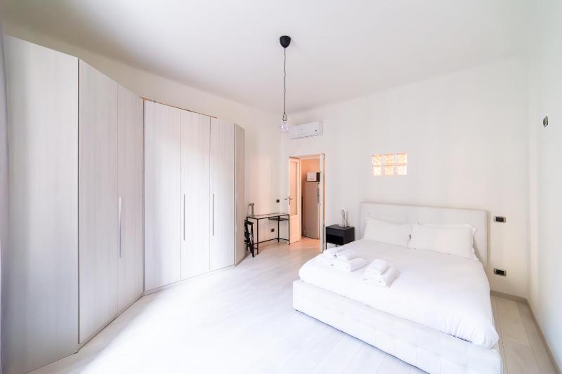 Hbhall Sempione Apartment — отель с удобным расположением в Милане