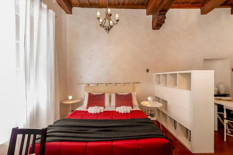 Casa Giglio - Campo de' Fiori — забронировать отель в Риме