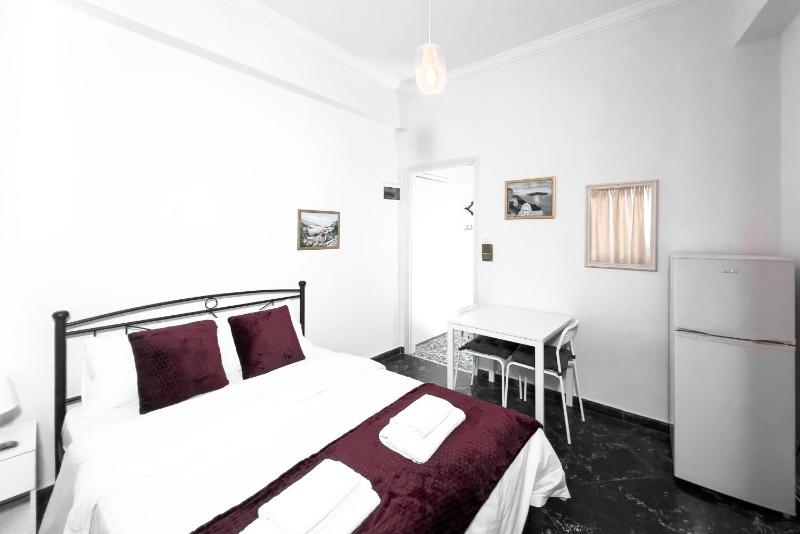 Cozy Apartment next to Athens Tower — отель с удобным расположением в Афины