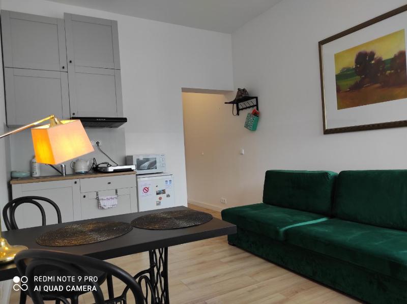 N: Ajax West Station/ Airport Rooms with bathroom — отель с удобным расположением в Варшаве