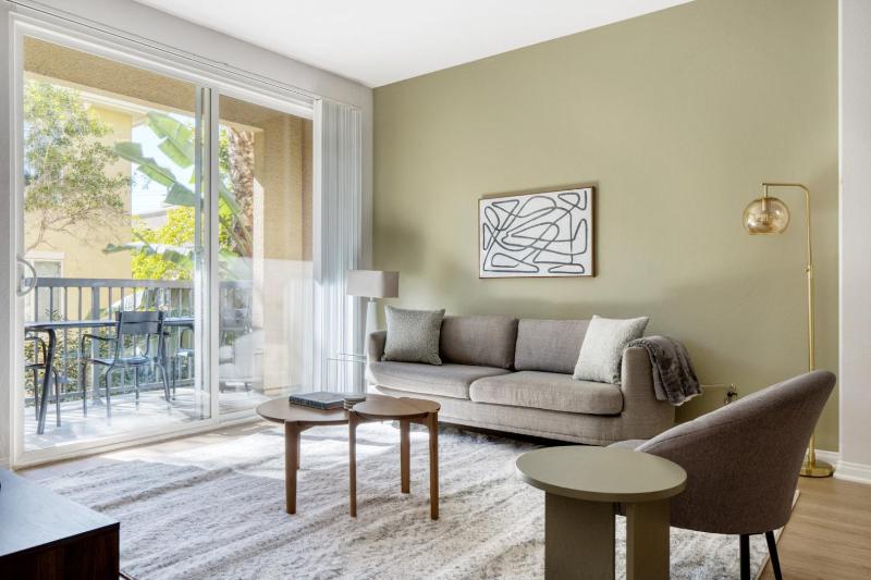Playa Del Rey 2br w pool gym LAX-998 — комфортный отель в Лос-Анджелесе